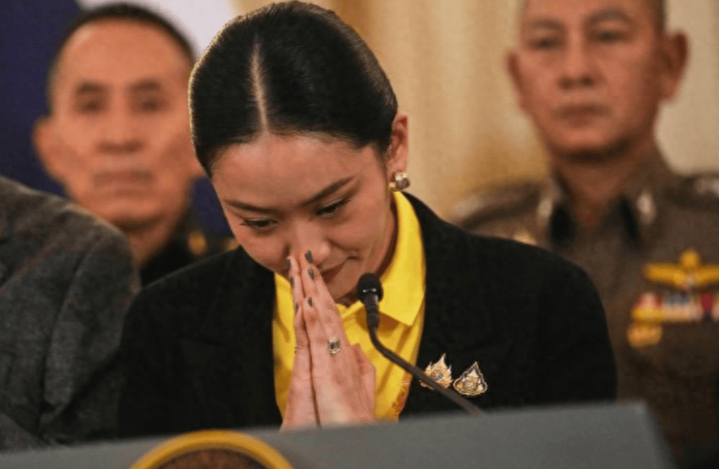 政府岌岌可危？总理府被包围，佩通坦拒绝辞职，中方已提前交底