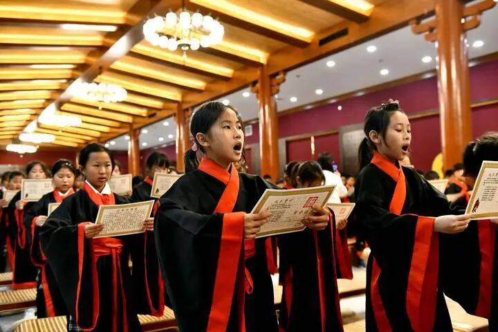 镜观·回响丨以文化人 以文育人