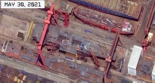 福建舰服役!曾有蒸汽弹射临时改电弹图纸传闻?有哪几点变化?