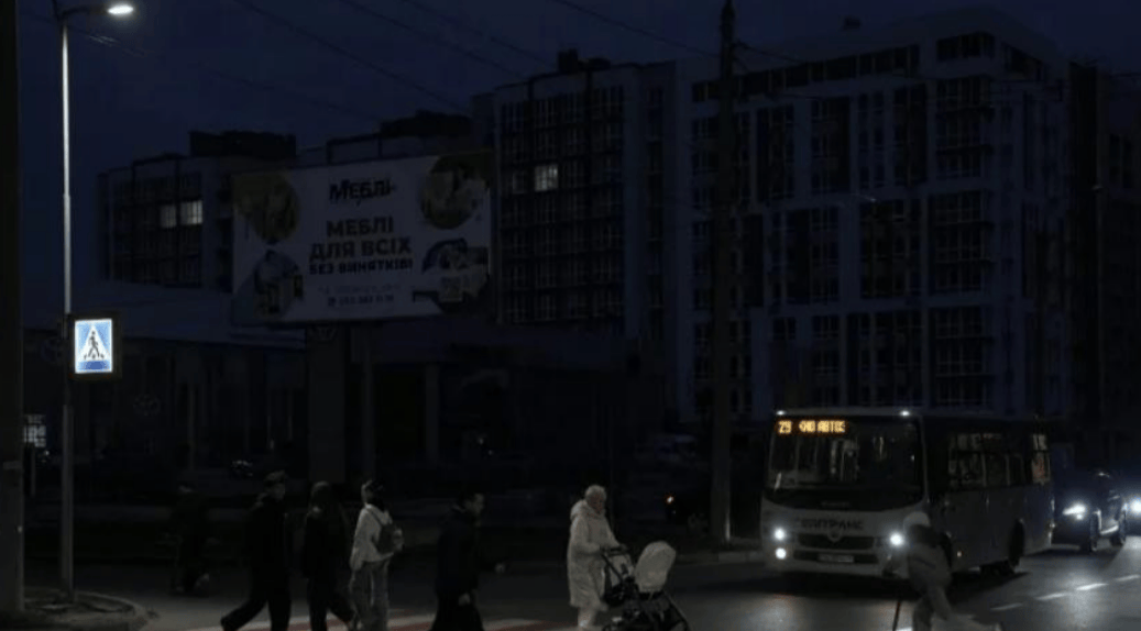 乌克兰全境大停电，俄军核打击前最后警告，连续发射多枚“全球禁止”导弹！