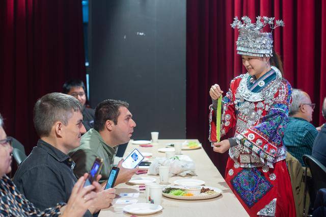 贵州美食走进马德里 西班牙民众“跟着美食游贵州”