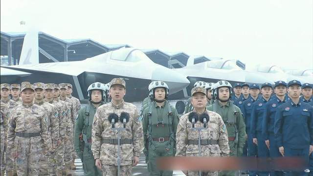 空军拜年视频大变样，歼-7下岗歼20-A排排站，底气藏都藏不住了