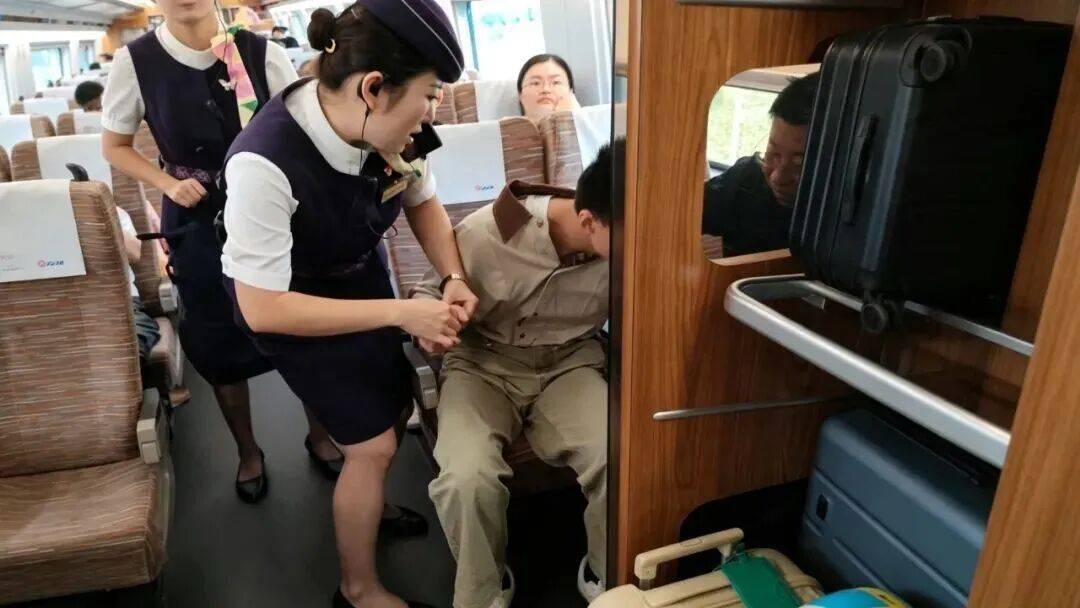 沈阳北开往北京朝阳！G152次列车上演生死速递！