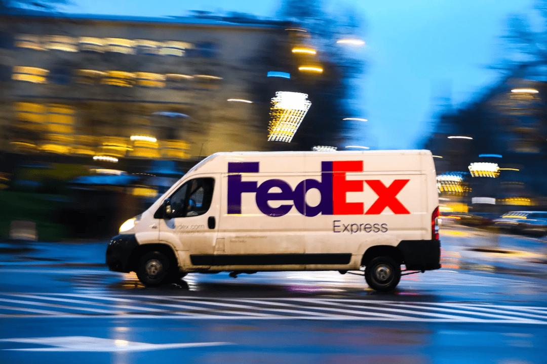 FEex(fee现在分词)